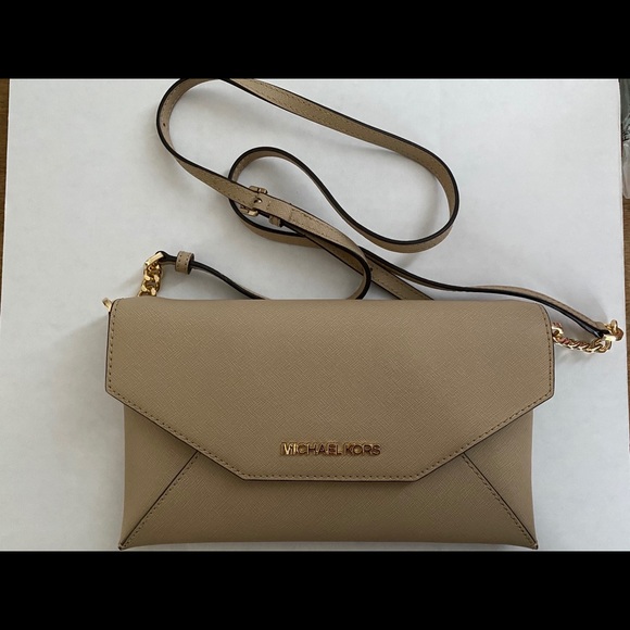 Michael Kors Clutch - Picture 5 of 5